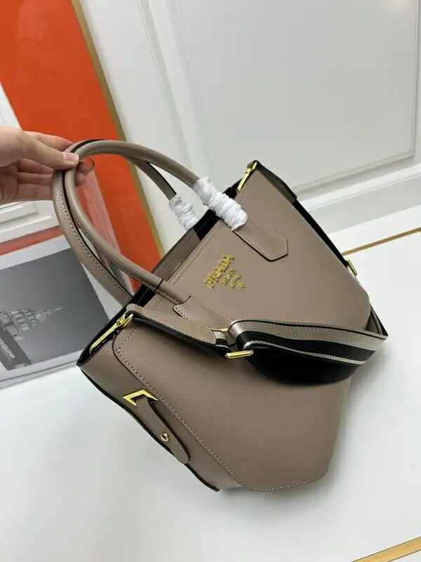 prada aaa qualite sac a main  pour femme s_117a13a2